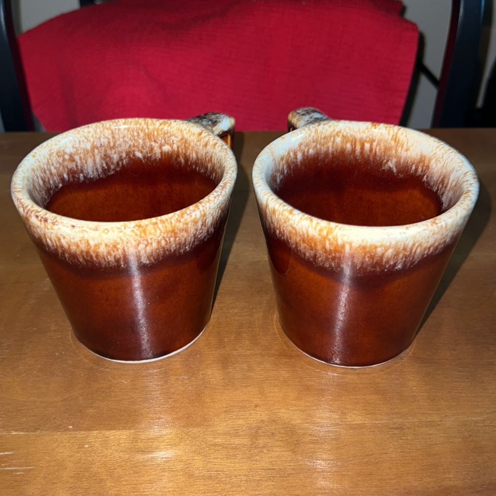 HULL POTTERY VINTAGE MUGS (2)